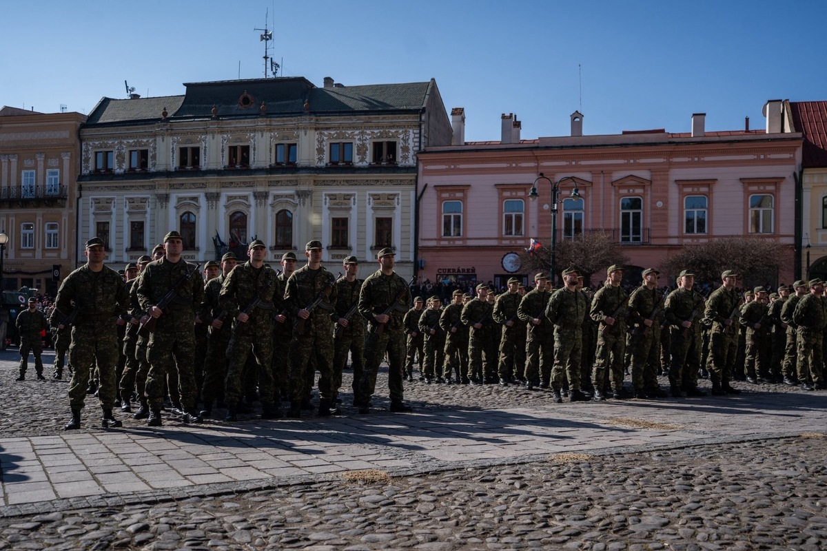 FOTO: Na Hlavnej v Prešove vojaci zložili prísahu, foto 8
