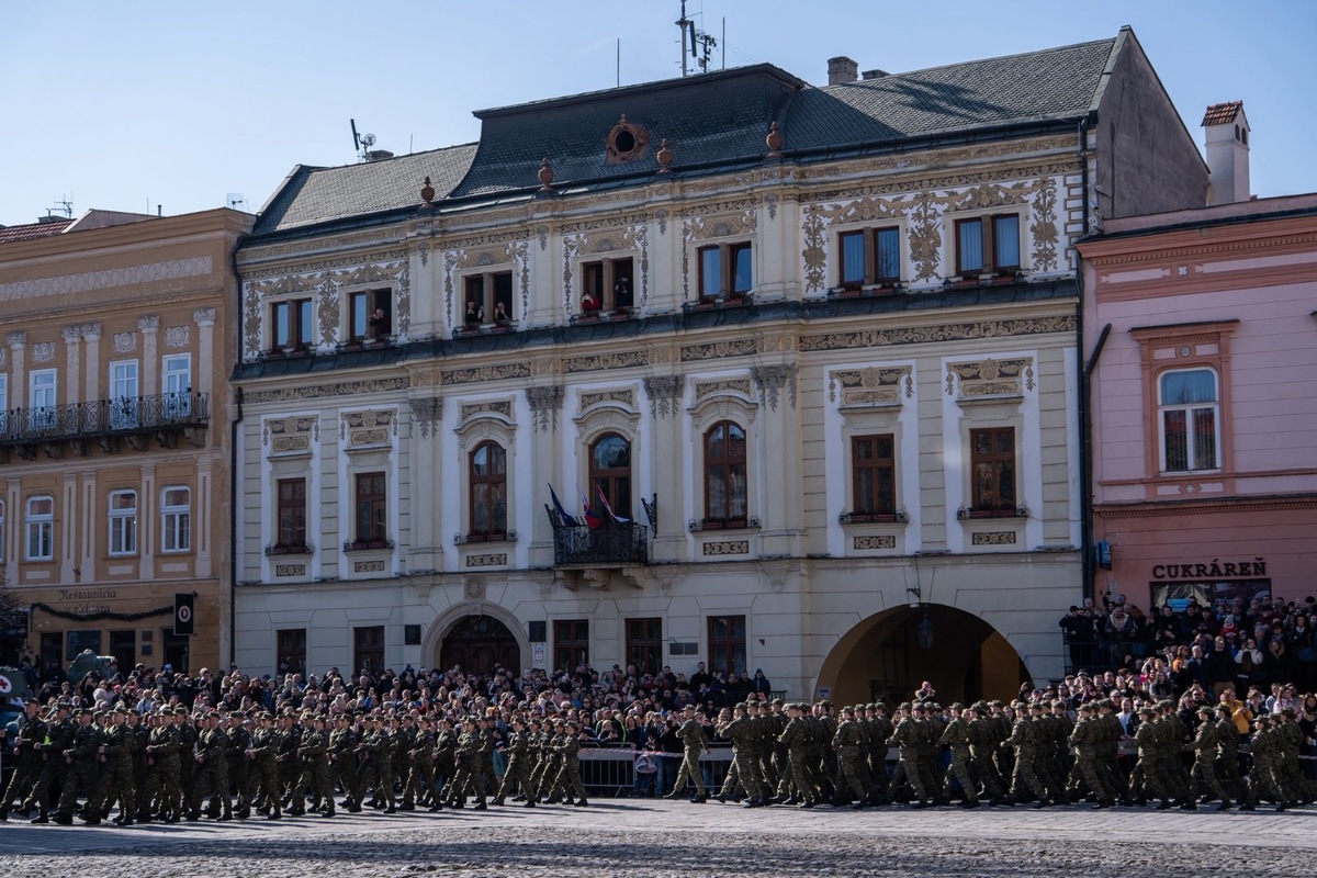 FOTO: Na Hlavnej v Prešove vojaci zložili prísahu, foto 9
