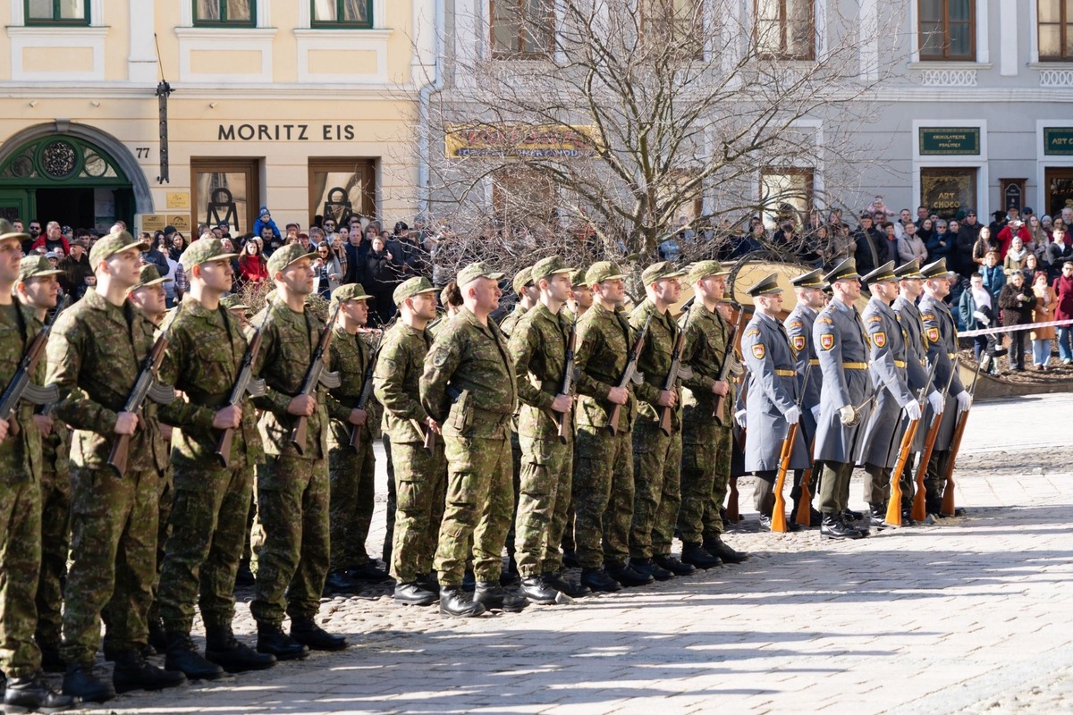 FOTO: Na Hlavnej v Prešove vojaci zložili prísahu, foto 12