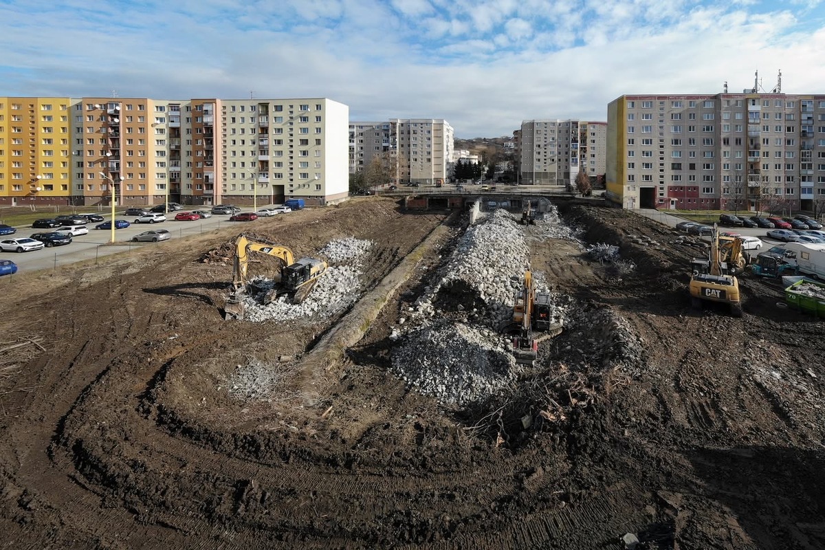 FOTO: Výstavba nových budov na Sekčove pokračuje, foto 1