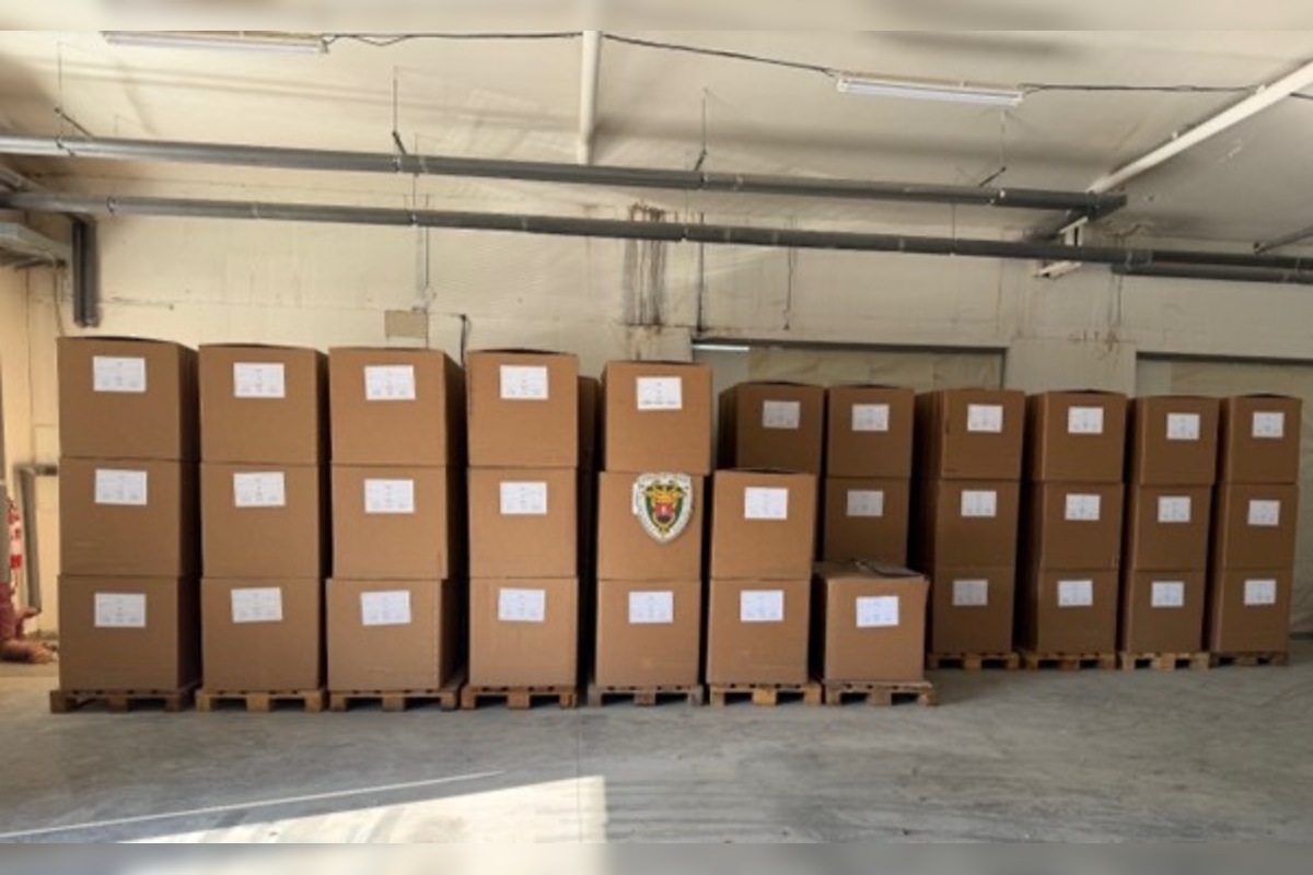 FOTO: Vyšetrovatelia odhalili sklady s 10 tonami tabaku v Prešovskom kraji, foto 3