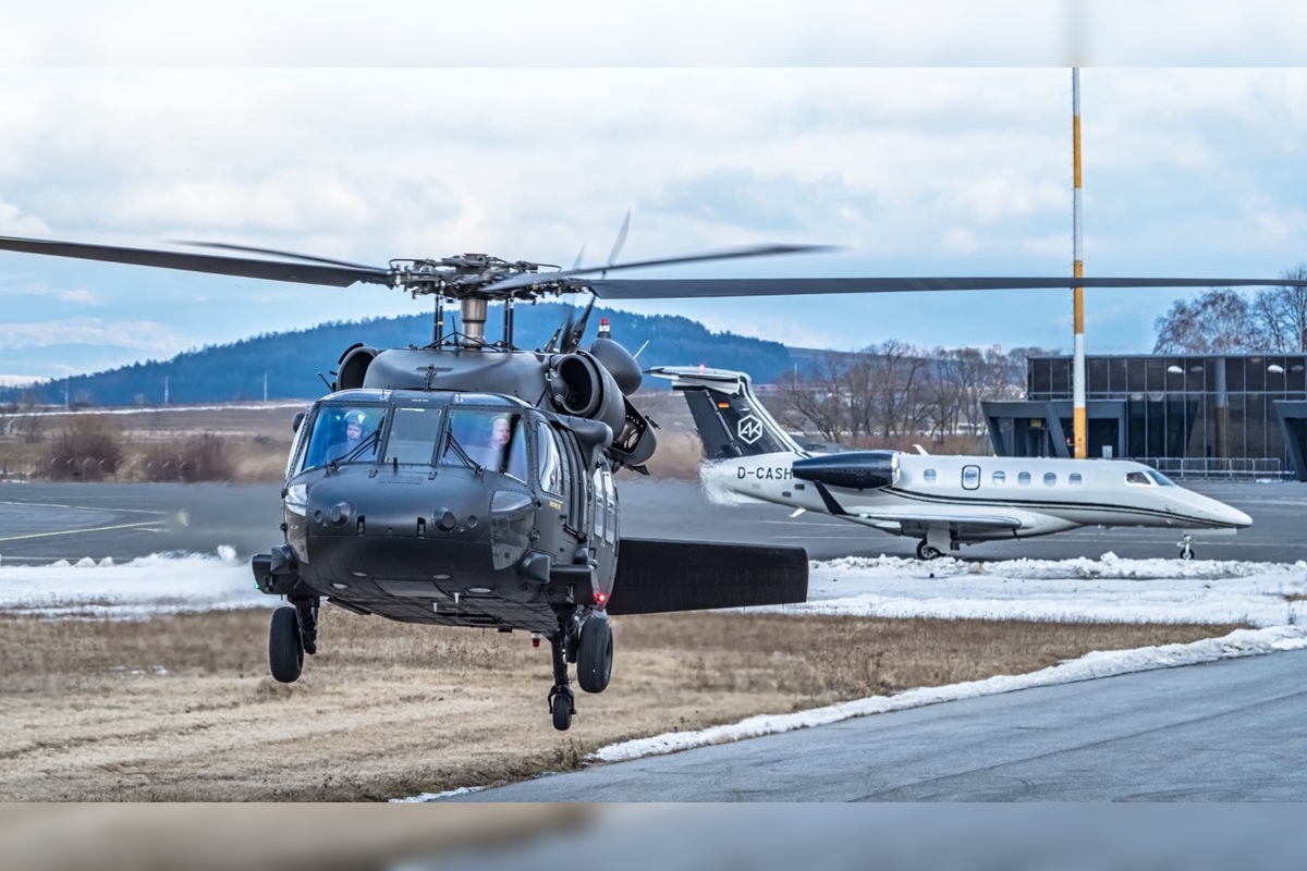 FOTO: Niekoľko týždňov lietali nad hlavami Popradčanov Black Hawky, foto 2