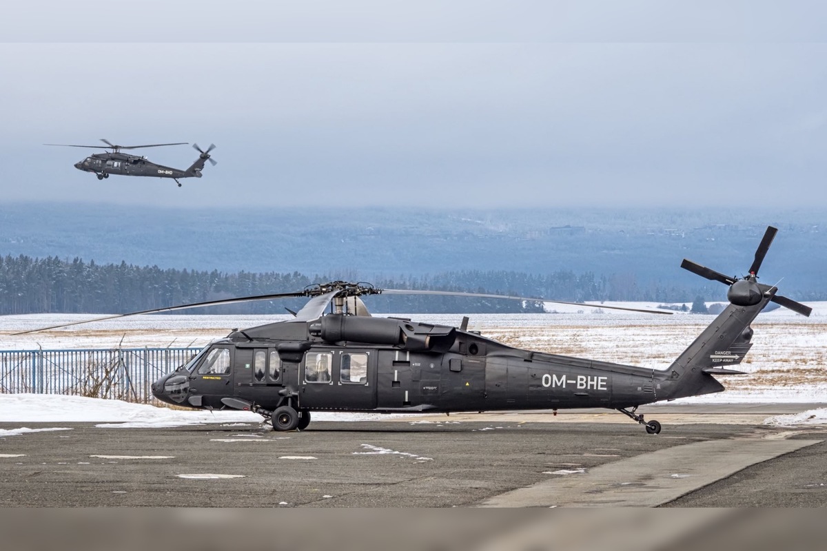 FOTO: Niekoľko týždňov lietali nad hlavami Popradčanov Black Hawky, foto 3