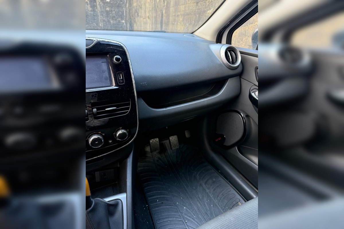 FOTO: Daňové úrady na východe rozpredávajú autá v dražbách, foto 11