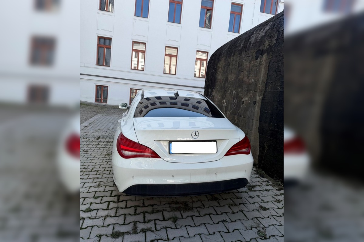 FOTO: Daňové úrady na východe rozpredávajú autá v dražbách, foto 21