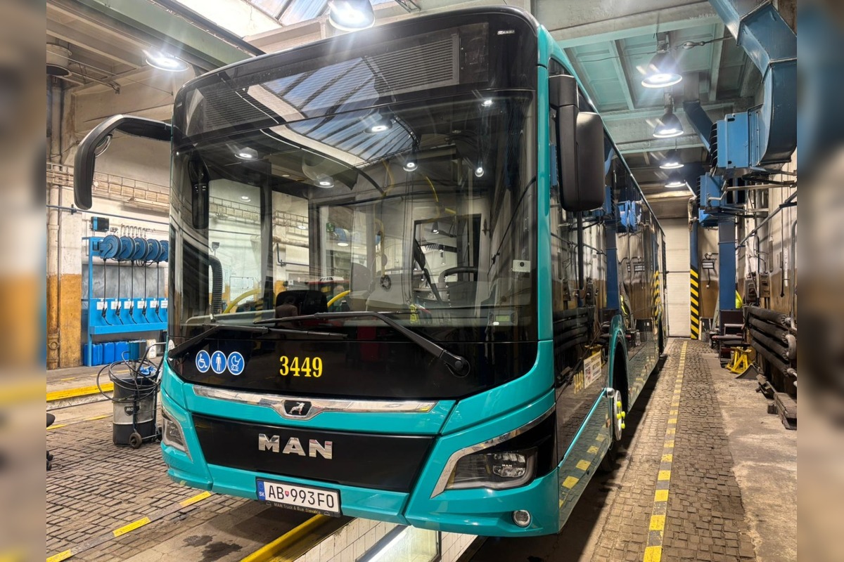 FOTO: Do ulíc Prešova vyráža päť nových autobusov MAN, foto 3