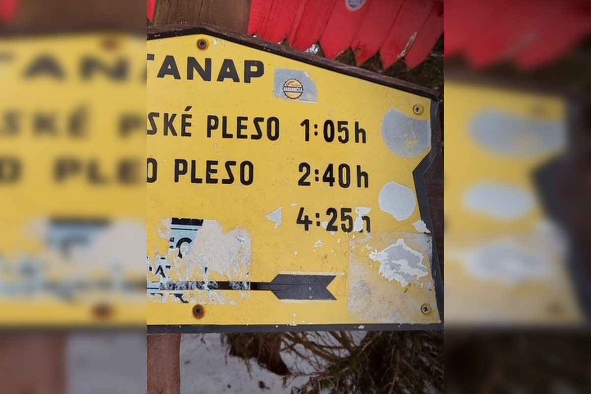 FOTO: Smerovníky nie sú nálepková tabuľa, turisti sa musia vedieť správať, foto 5