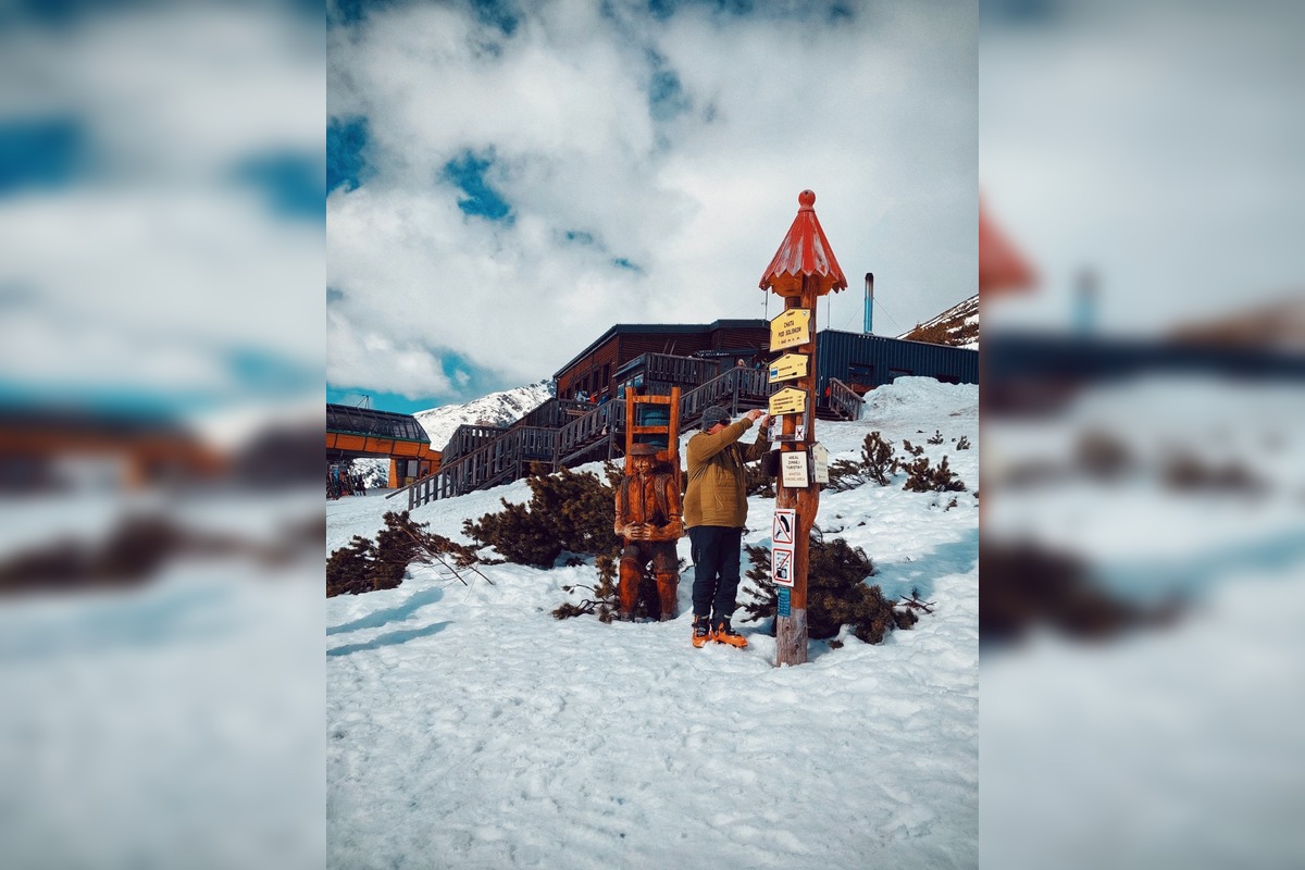 FOTO: Smerovníky nie sú nálepková tabuľa, turisti sa musia vedieť správať, foto 6