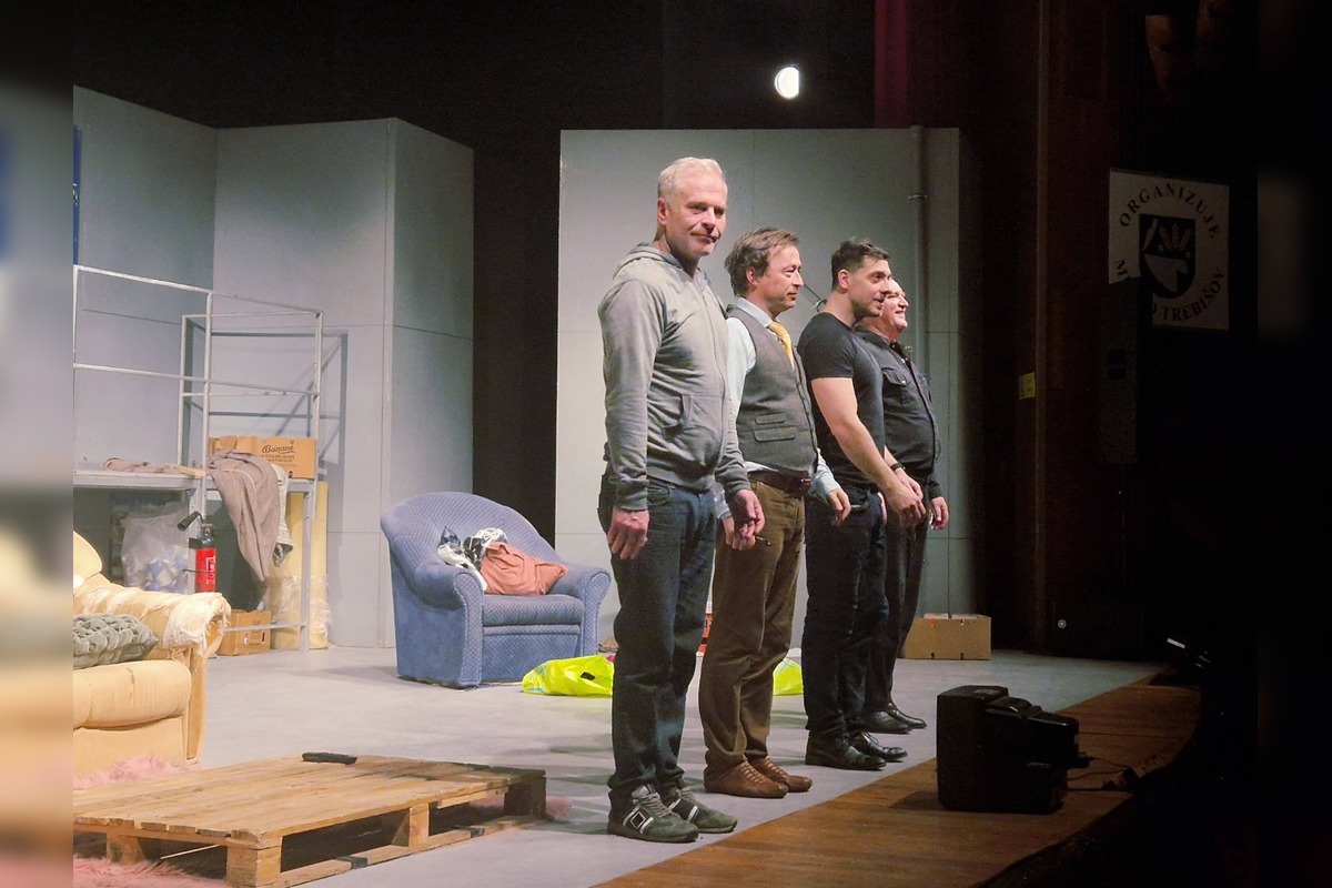 FOTO: Divadlo Komédie vystúpilo pred divákmi v Snine a Trebišove, v Rožňave to skončilo fiaskom, foto 1