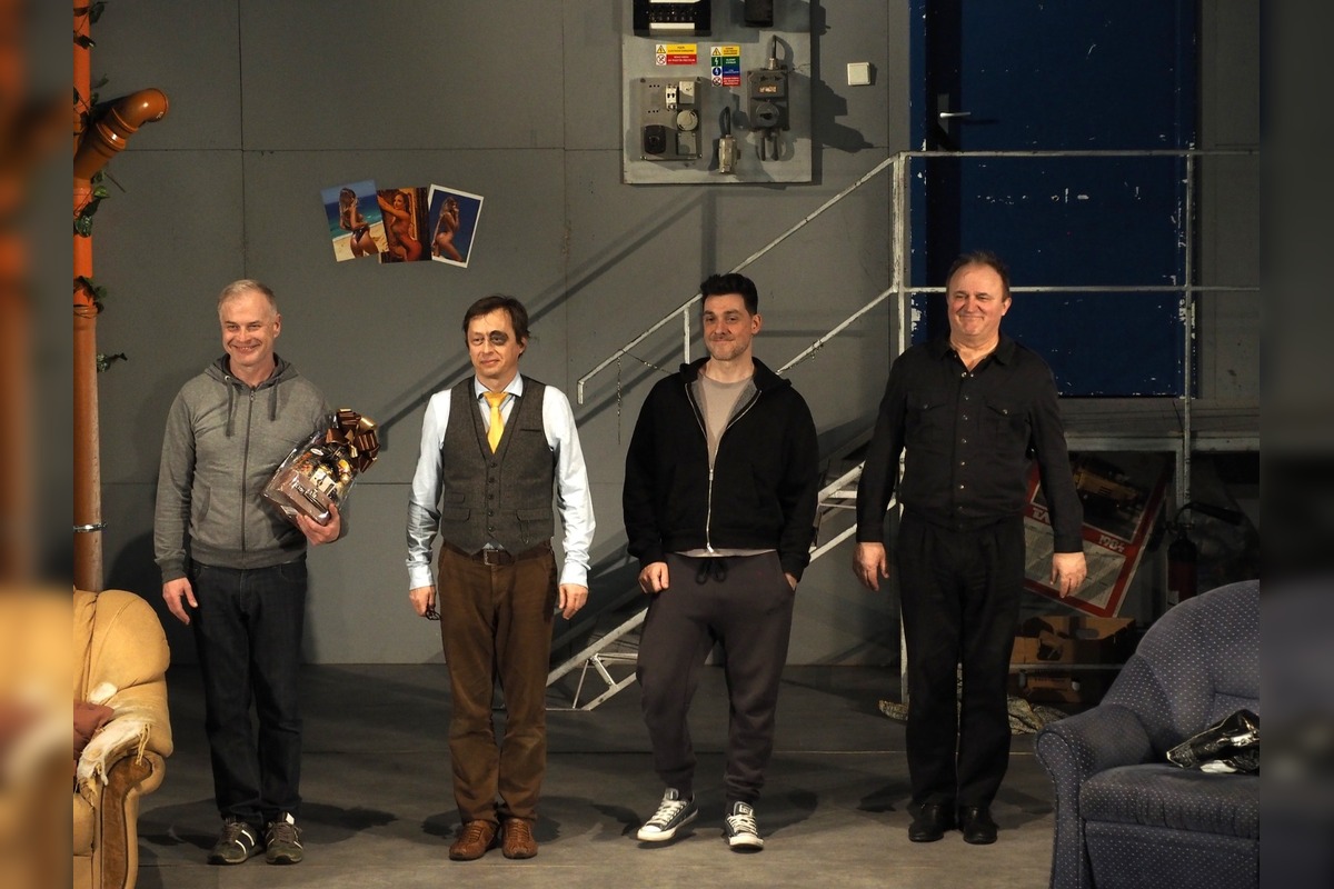 FOTO: Divadlo Komédie vystúpilo pred divákmi v Snine a Trebišove, v Rožňave to skončilo fiaskom, foto 2