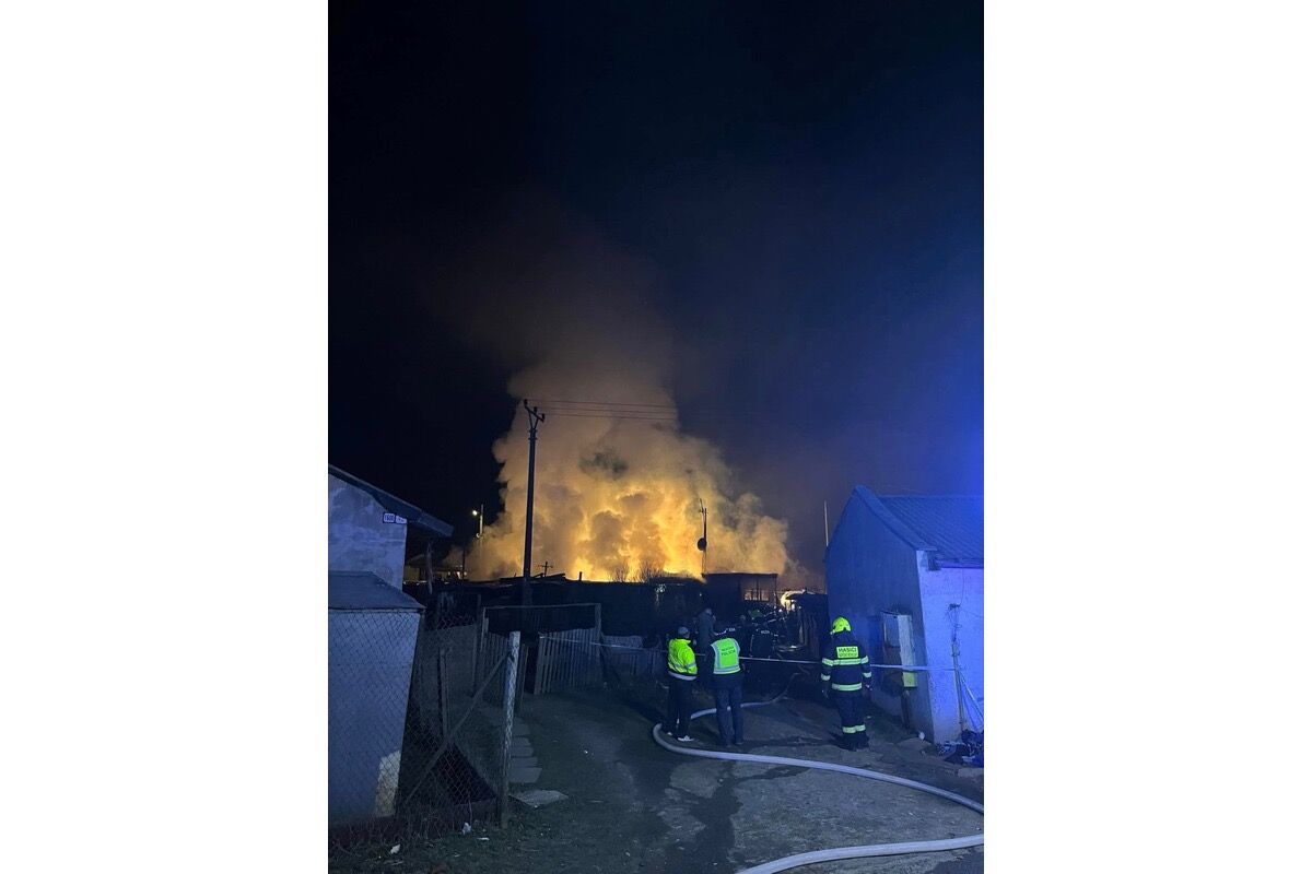 FOTO: Veľký Šariš si pripomína rok od tragického požiaru v miestnej osade, foto 3