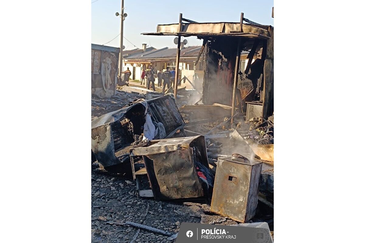 FOTO: Veľký Šariš si pripomína rok od tragického požiaru v miestnej osade, foto 4