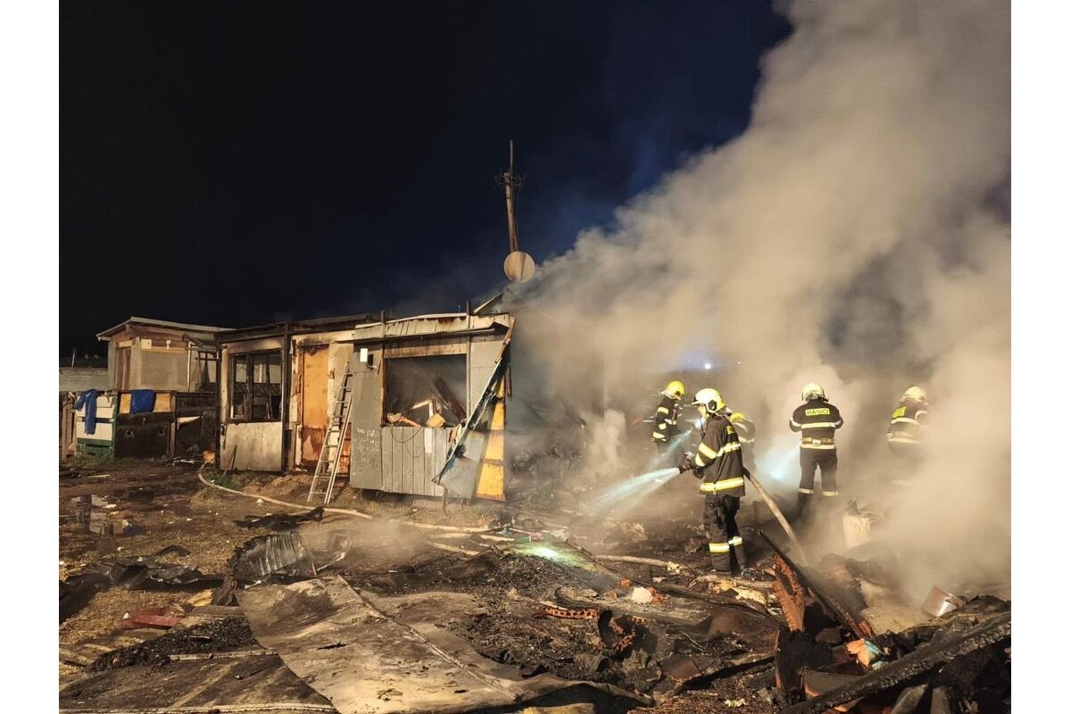 FOTO: Veľký Šariš si pripomína rok od tragického požiaru v miestnej osade, foto 5