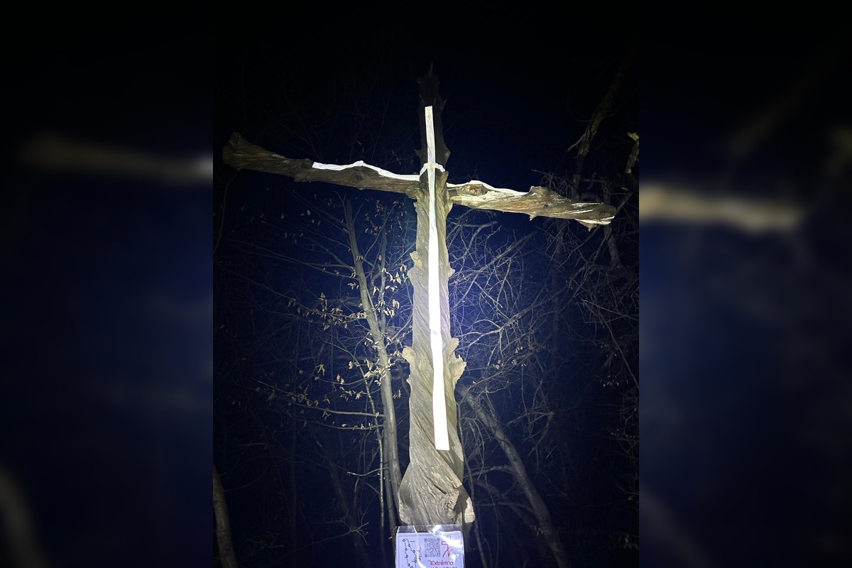 FOTO: Na viacerých miestach Prešovského kraja si veriaci prešli Extrémnu krížovú cestu, foto 4