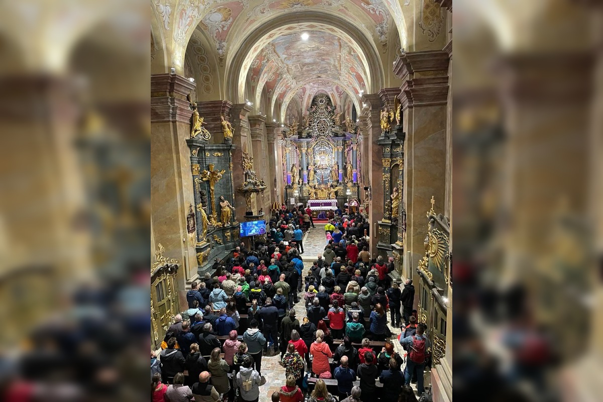 FOTO: Na viacerých miestach Prešovského kraja si veriaci prešli Extrémnu krížovú cestu, foto 5