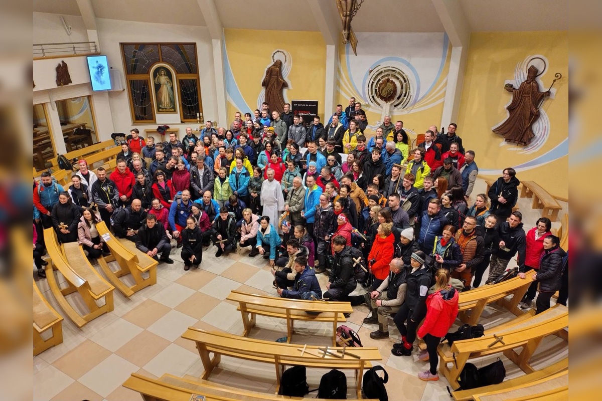 FOTO: Na viacerých miestach Prešovského kraja si veriaci prešli Extrémnu krížovú cestu, foto 15