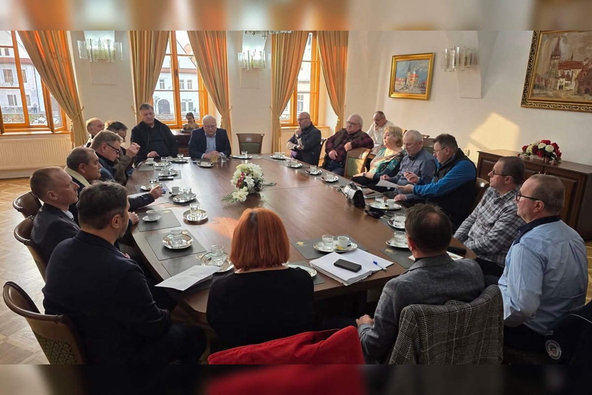 FOTO: V mestskej časti Bardejova došlo k požiaru obydlí, foto 3