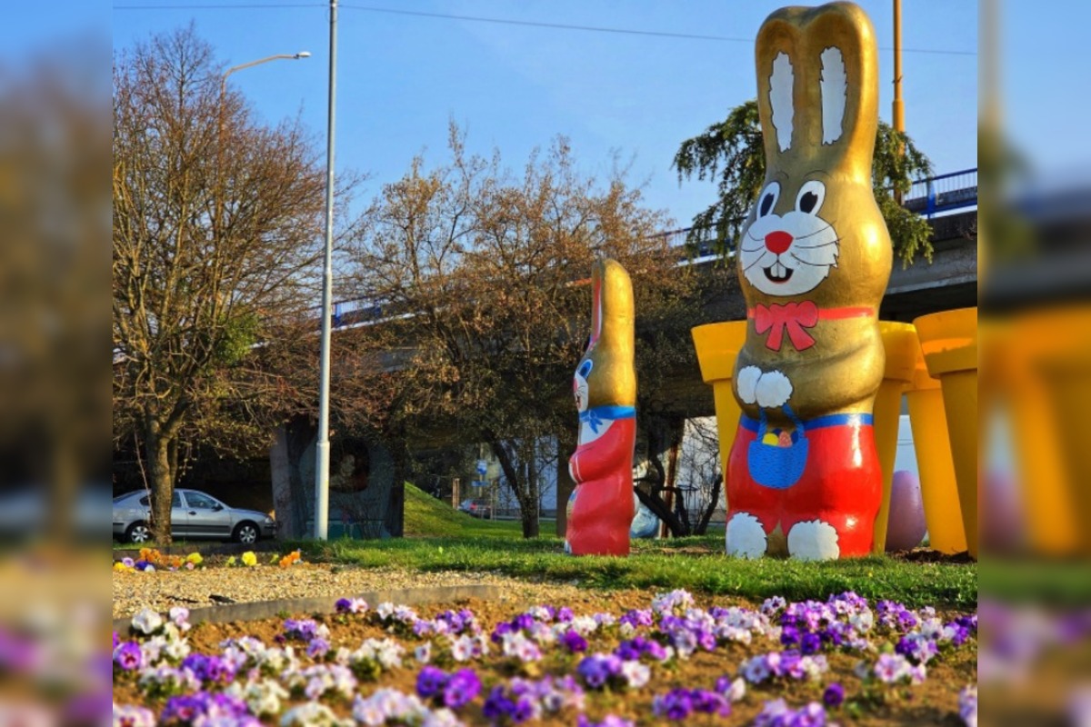 FOTO: Humenné rozkvitlo do Veľkej noci. Zajačiky, vajíčka aj farby, foto 13
