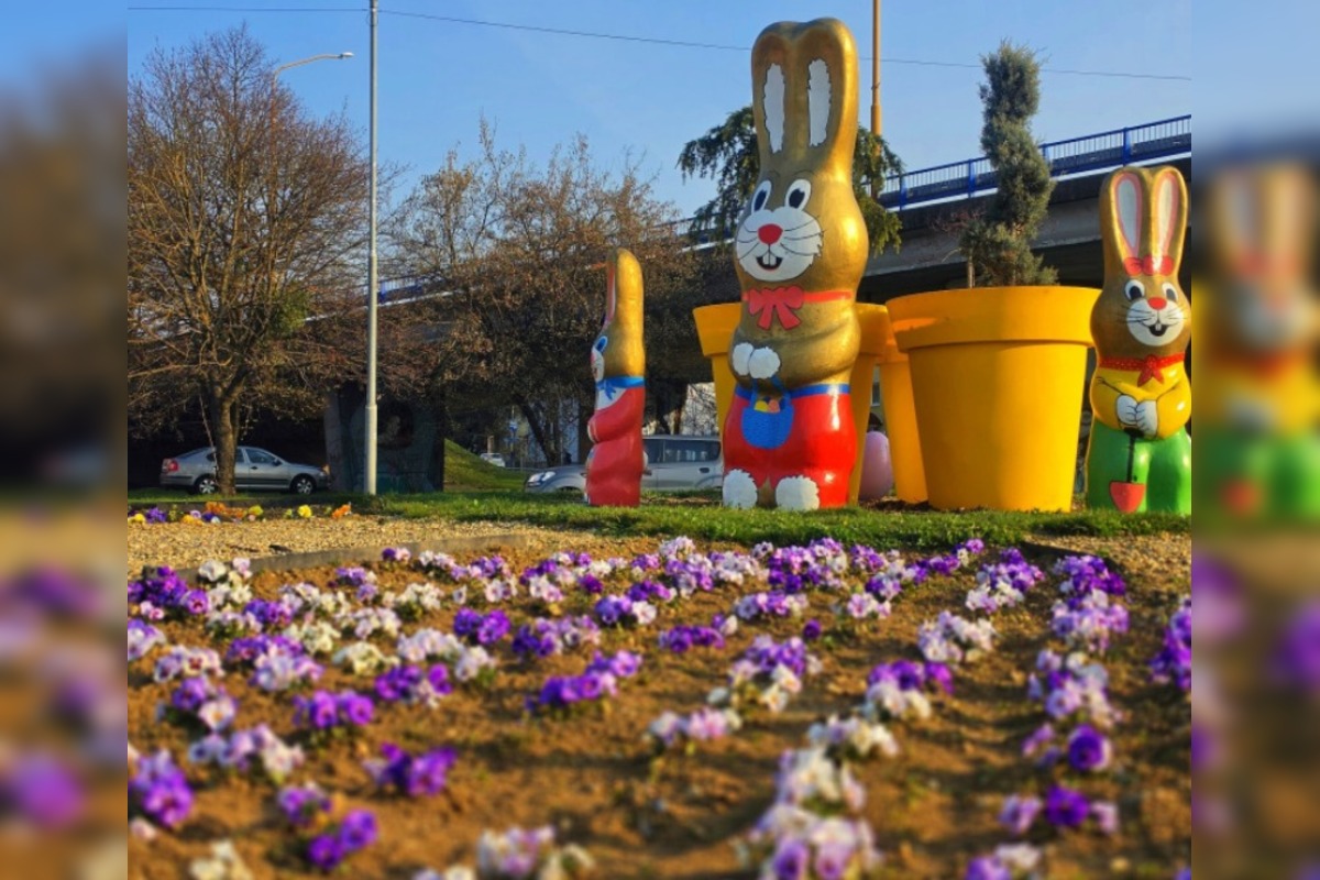 FOTO: Humenné rozkvitlo do Veľkej noci. Zajačiky, vajíčka aj farby, foto 14