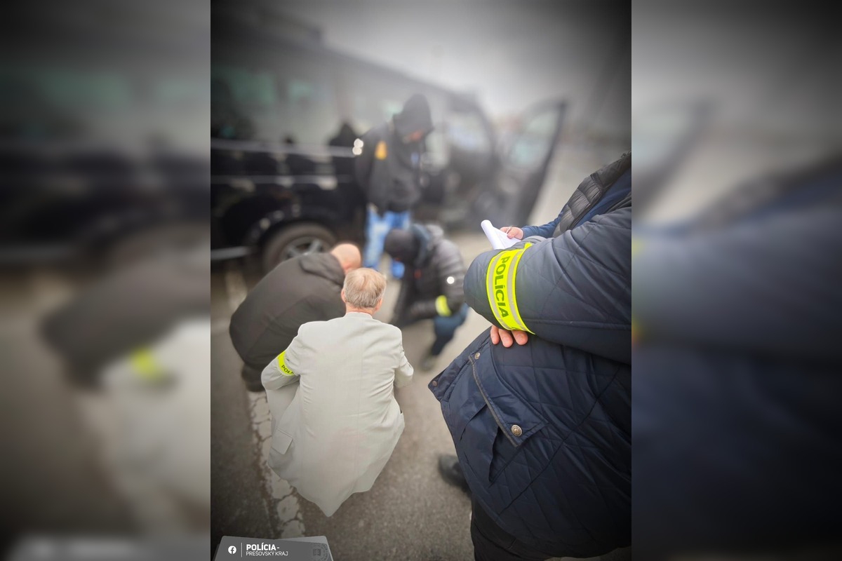 FOTO: V Prešove zasahovali špeciálne zložky, zadržali dvoch mužov, foto 1