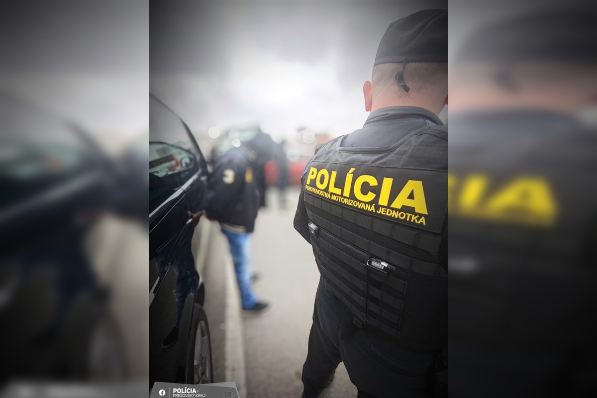 FOTO: V Prešove zasahovali špeciálne zložky, zadržali dvoch mužov, foto 3
