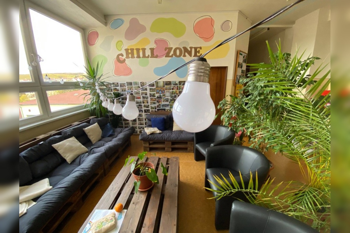 FOTO: Študenti menia školy. Pripravujú chill zóny aj kino pod nebom, foto 1