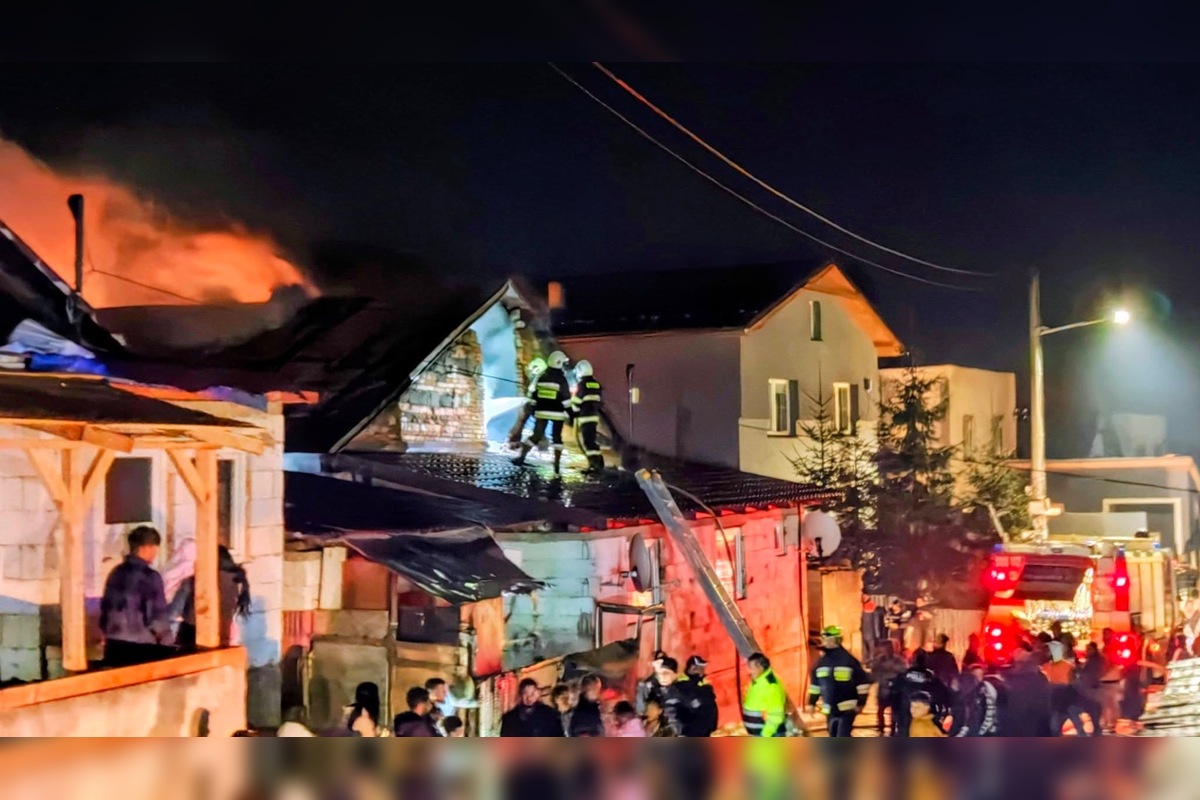 FOTO: Po požiari v Starej Ľubovni ostalo bez strechy viac ako 40 ľudí, foto 1