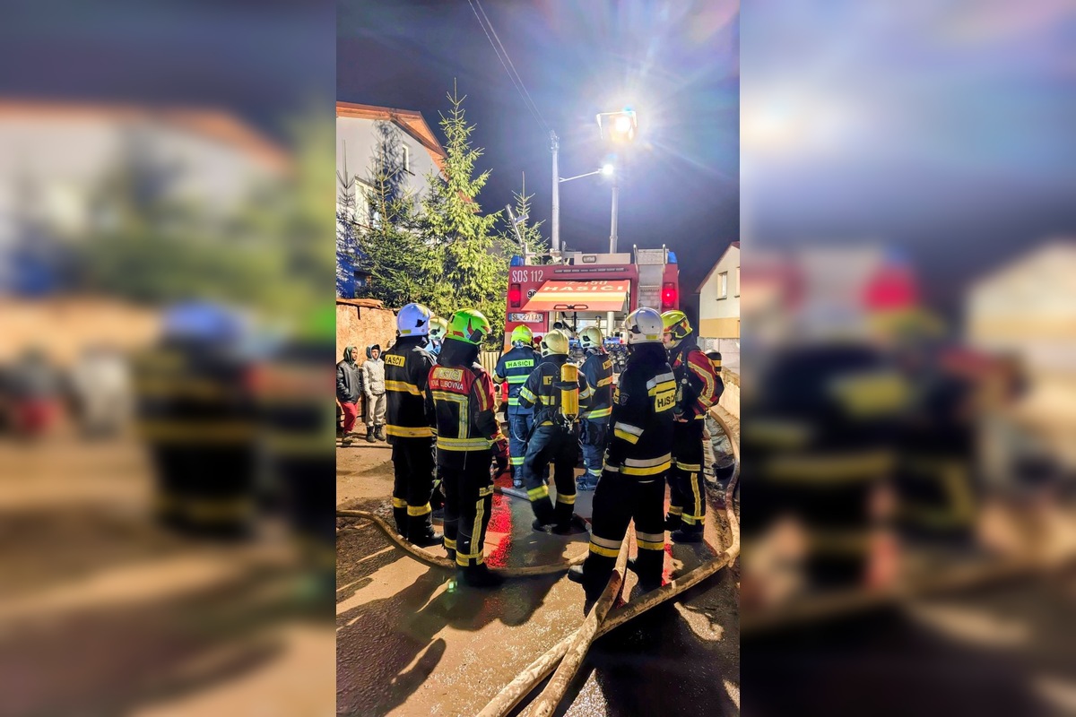 FOTO: Po požiari v Starej Ľubovni ostalo bez strechy viac ako 40 ľudí, foto 4