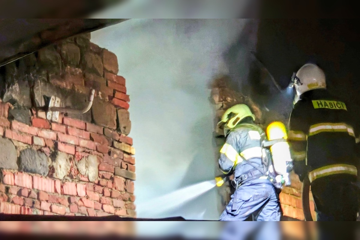 FOTO: Po požiari v Starej Ľubovni ostalo bez strechy viac ako 40 ľudí, foto 5