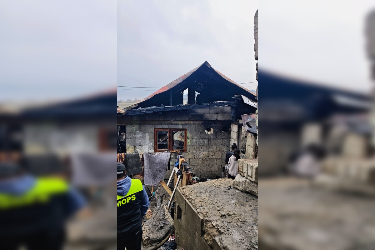 FOTO: Po požiari v Starej Ľubovni ostalo bez strechy viac ako 40 ľudí, foto 8