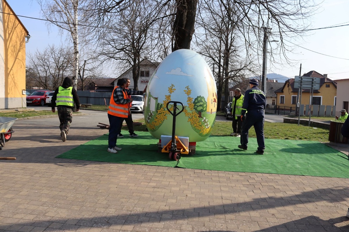 FOTO: Mestá a obce v Prešovskom kraji žiaria veľkonočnou výzdobou, foto 25
