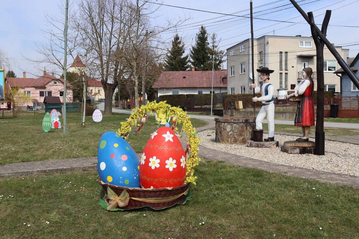 FOTO: Mestá a obce v Prešovskom kraji žiaria veľkonočnou výzdobou, foto 30