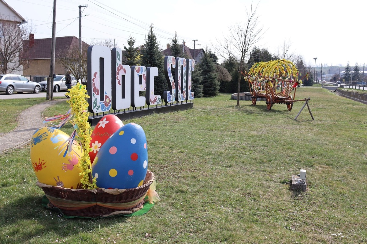 FOTO: Mestá a obce v Prešovskom kraji žiaria veľkonočnou výzdobou, foto 32