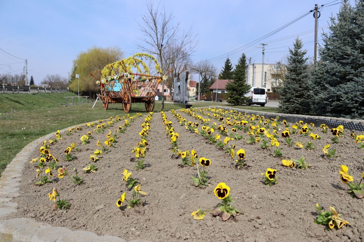 FOTO: Mestá a obce v Prešovskom kraji žiaria veľkonočnou výzdobou, foto 36