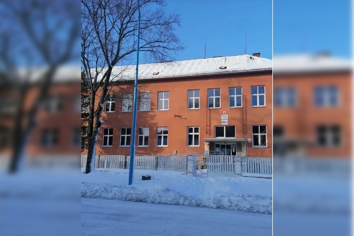 FOTO: Začína sa proces so Samuelom, ktorý na gymnáziu na Spiši útočil nožom, foto 2