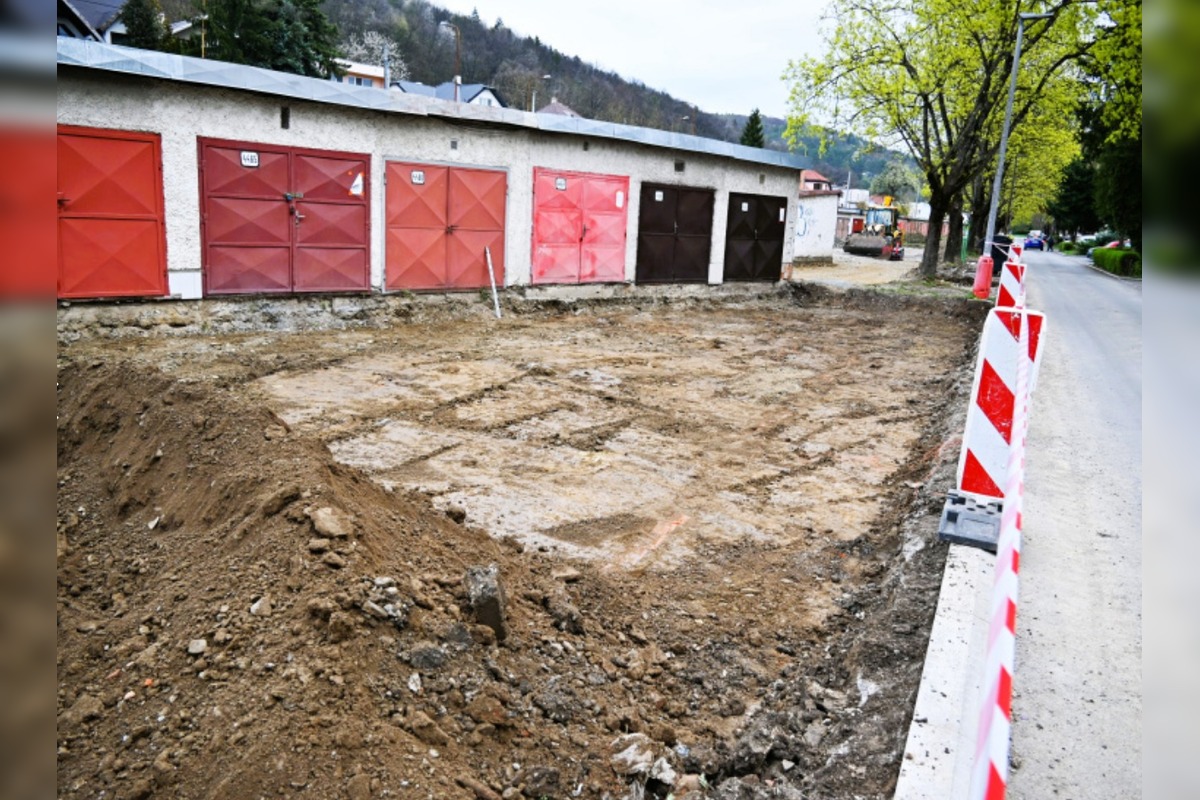 FOTO: Humenné mení garáže na mestskú zeleň, ďalšie projekty sú v hre, foto 8