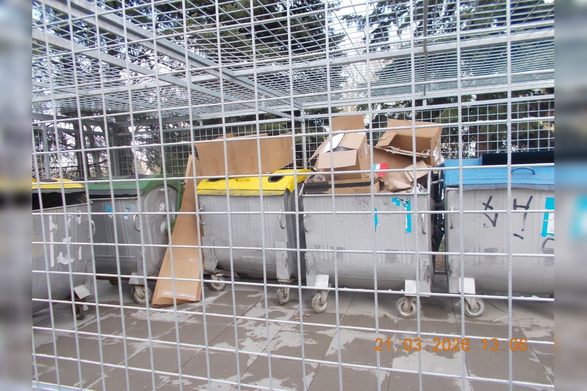 FOTO: V smetiakoch na prešovských sídliskách sa objavujú obrovské krabice, foto 1