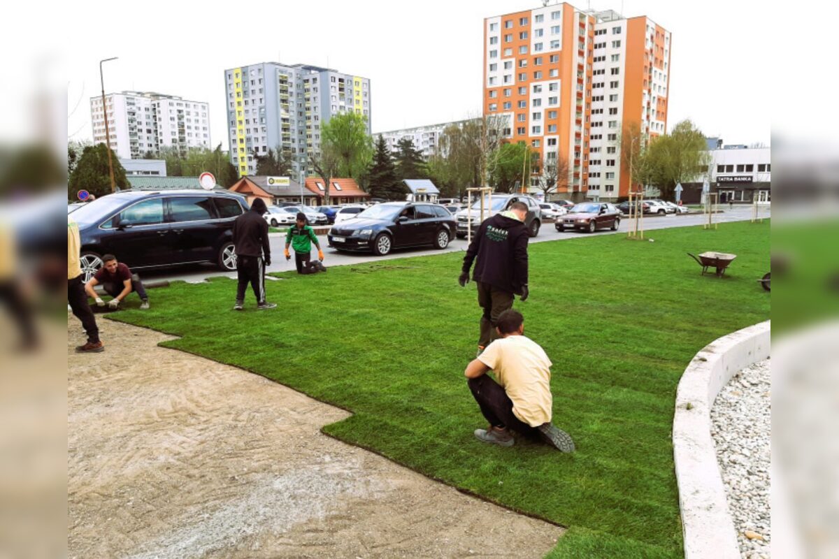 FOTO: Humenné mení tvár svojich ulíc. Nie všade sa dá prejsť, foto 2