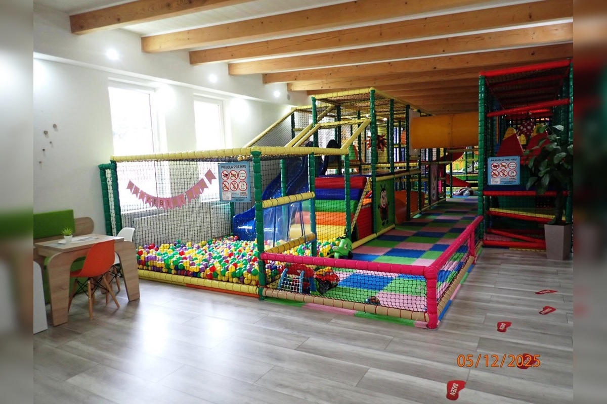 FOTO: Obľúbený komplex vo Vranove mieri do dražby, foto 3