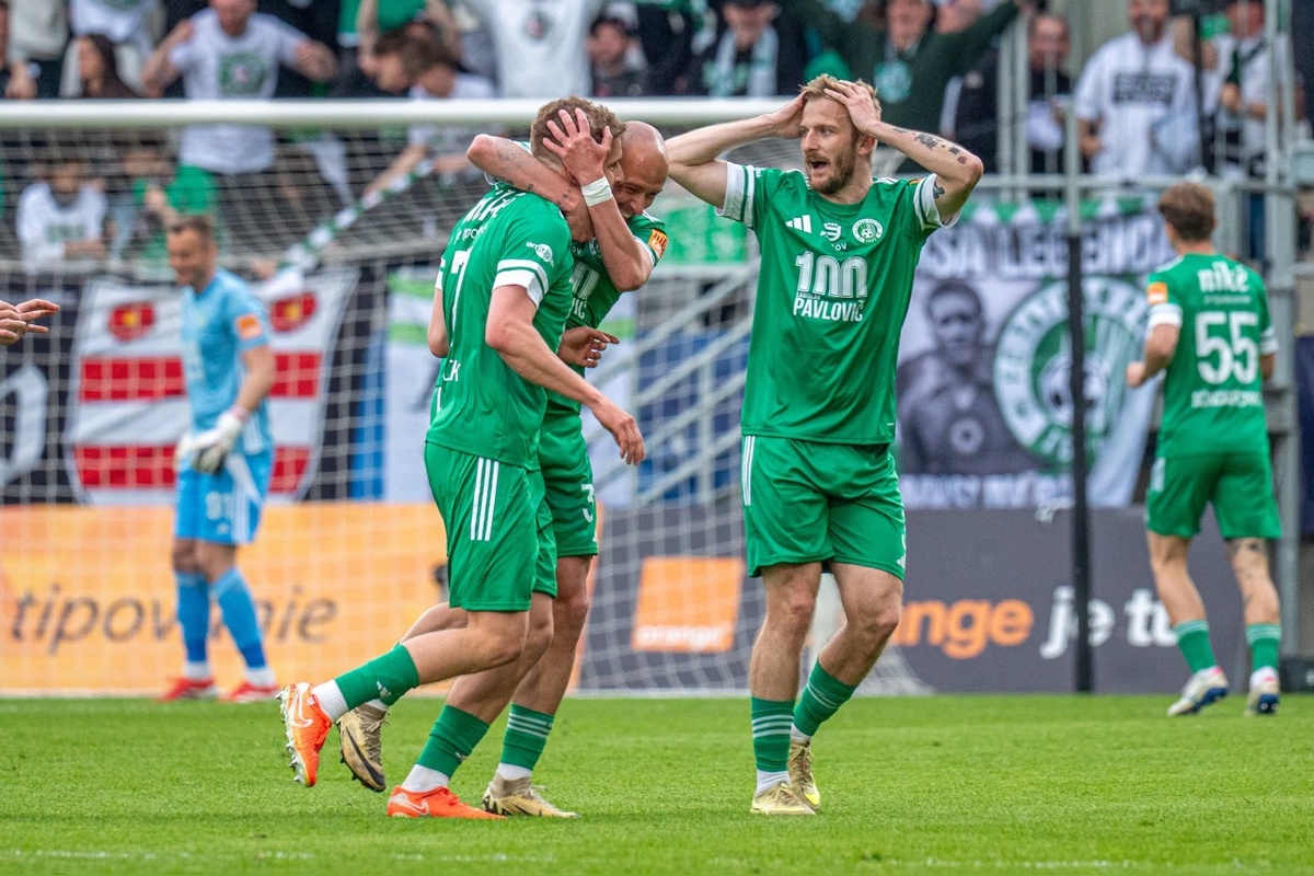 FOTO: Prešov zvládol derby o východ, počas zápasu proti Košiciam si pripomenuli legendu Ladislava Pavloviča, foto 9
