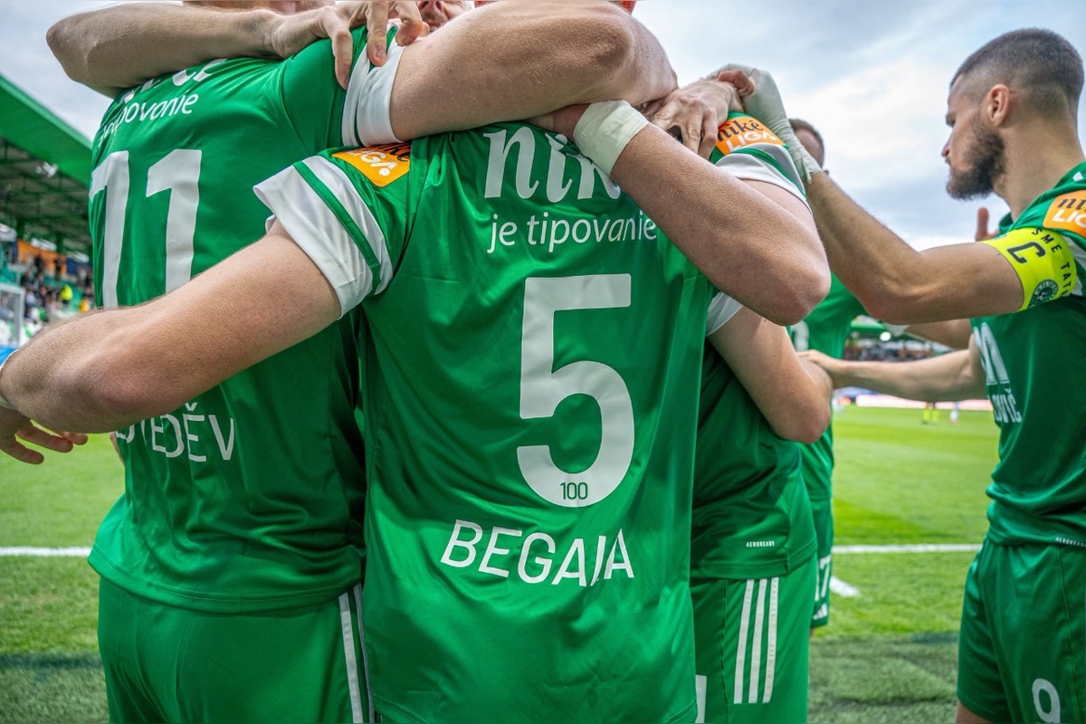 FOTO: Prešov zvládol derby o východ, počas zápasu proti Košiciam si pripomenuli legendu Ladislava Pavloviča, foto 10