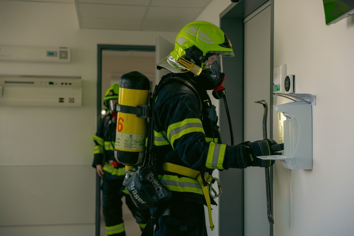 FOTO: Veľká explózia na lôžkovom oddelení v popradskej nemocnici, foto 7