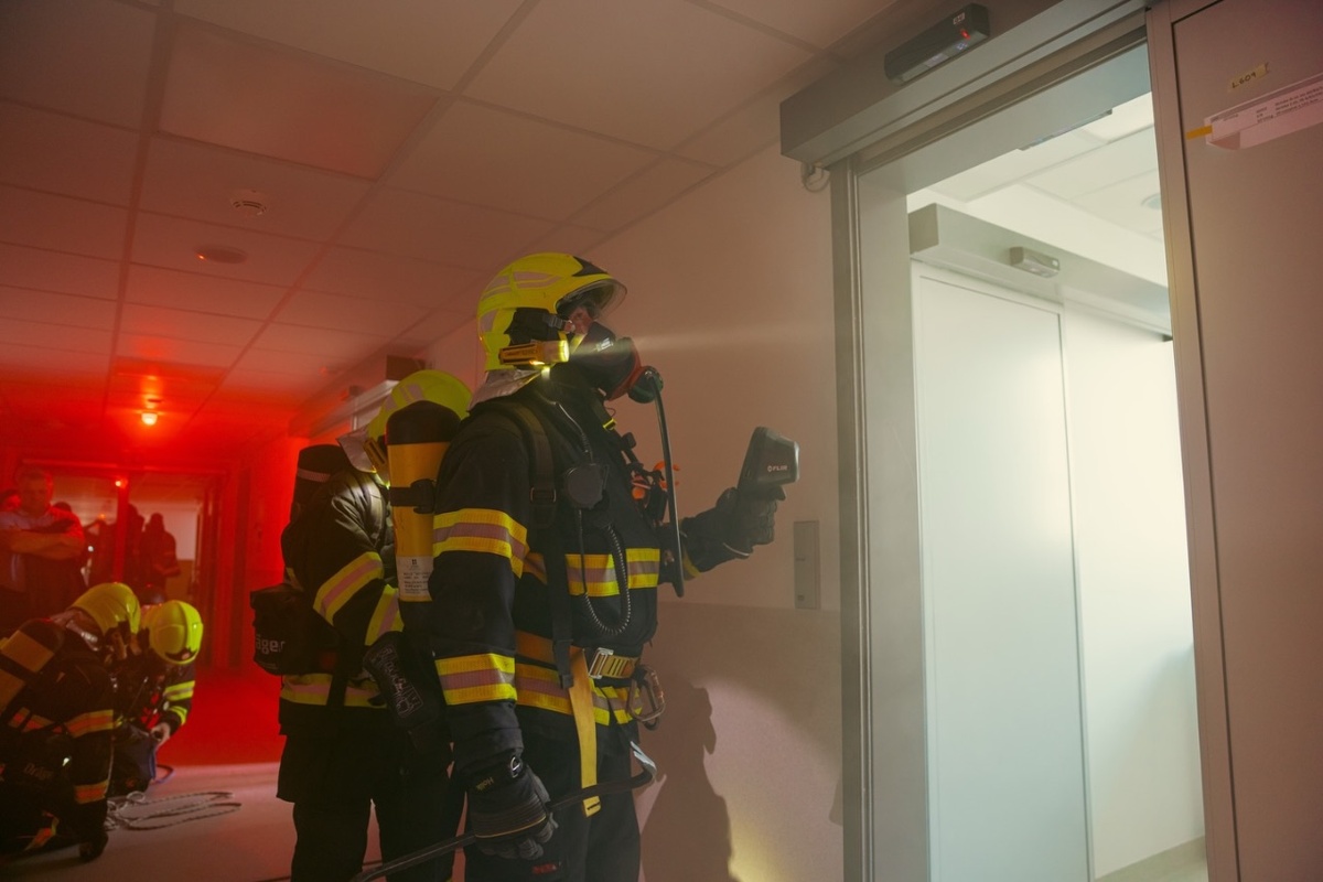 FOTO: Veľká explózia na lôžkovom oddelení v popradskej nemocnici, foto 12