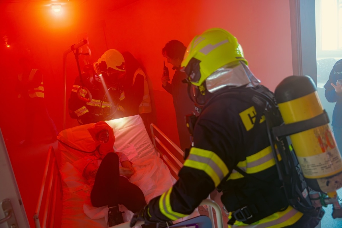 FOTO: Veľká explózia na lôžkovom oddelení v popradskej nemocnici, foto 20