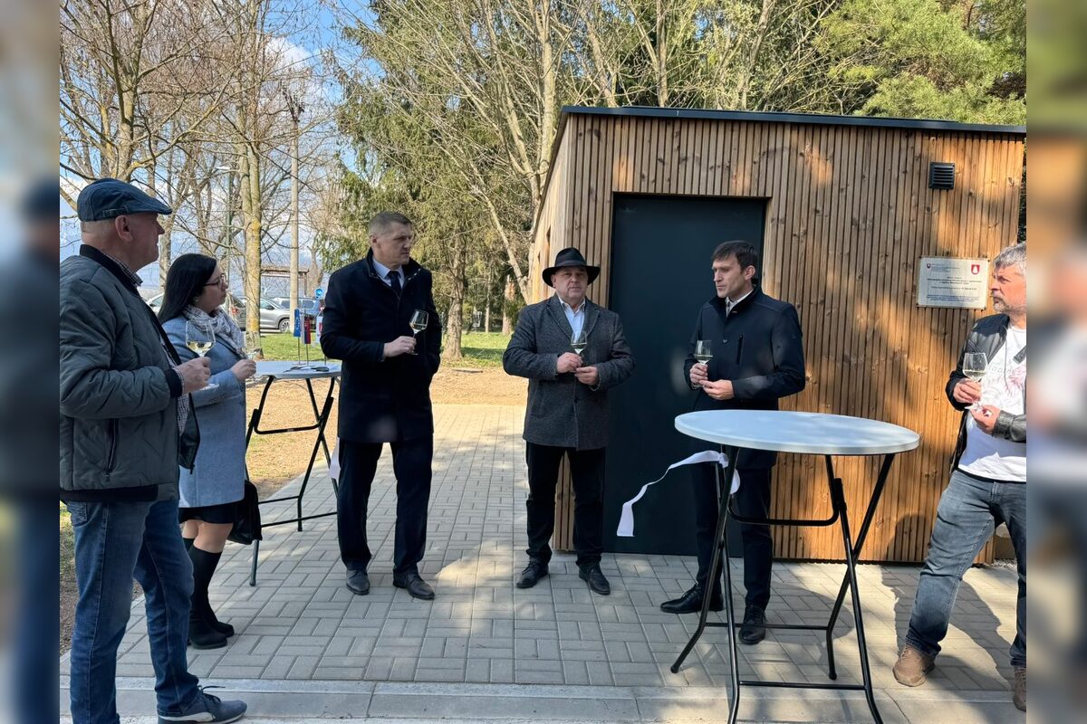 FOTO: Pri Belianskom rybníku pribudli toalety. Turisti aj cyklisti si polepšia, foto 4