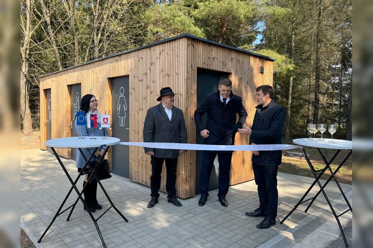 FOTO: Pri Belianskom rybníku pribudli toalety. Turisti aj cyklisti si polepšia, foto 6