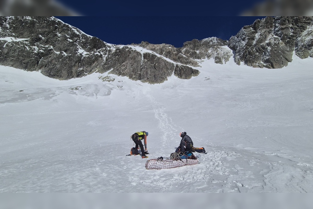 FOTO: Turista po 200-metrovom páde v Tatrách utrpel devastačné poranenia, foto 1
