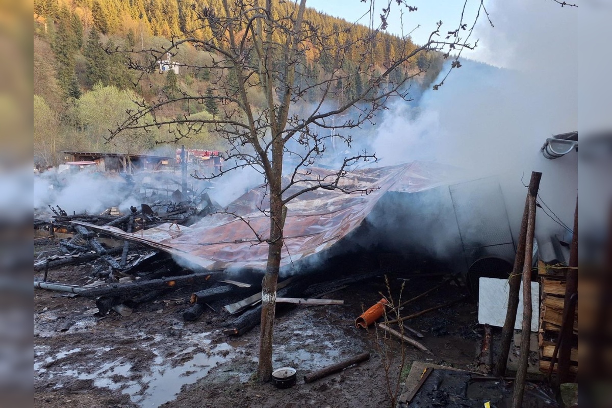 FOTO: Neďaleko Starej Ľubovne došlo k rozsiahlemu požiaru. Evakuovaných bolo 25 obyvateľov, foto 3