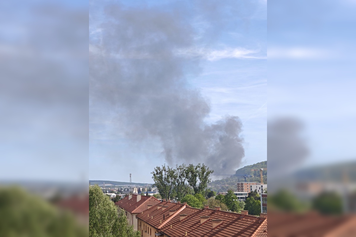 FOTO: Prešovom sa valí hustý čierny dym, čo sa tam deje? , foto 11