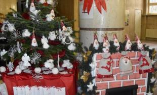 Úrad Prešovského samosprávneho kraja sa zmenil na vianočné trhovisko
